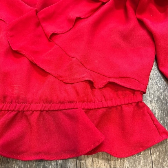 Women’s H&M divided Red ruffle cold shoulders Crop Top Size 4 - Picture 3 of 12